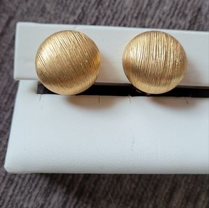 Erwin Pearl Gold Brushed Gold Clip On Earrings